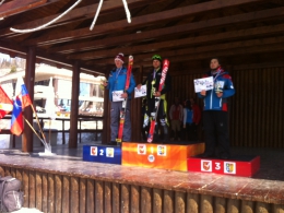 Stupně vítězů na mistrovství Slovenska: zvleva 2. Filip Forejtek, 1. Adam Kotzmann, 3. Andreas Žampa 