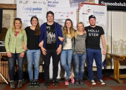 Přítomní letos bodující reprezentanti v SP včetně skikrossařek Nikol Kučerová a Adiny Zemanové