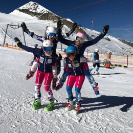 Pozdrav reprezentace žen z Hintertuxu