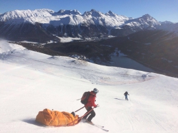 Transport zraněné české reprezentantky P. Klicnarová ze sjezdovky