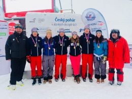 Mistři ČR ve sjezdu v jednotlivých kategoriích s TD Mišo Šoltýsem a předsedou ÚAD Alešem Krýzlem