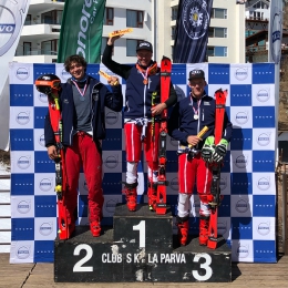 České bedny ve slalomu SAC v La Parva: 1. Berndt, 2. Zabystřan, 3. Klinský