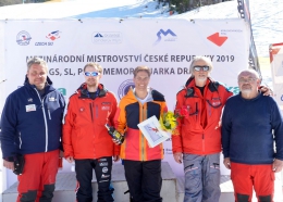 Organizační výbor MČR s technickou delegátkou a dvojnásobnou olympijskou vítězkou (Turín 2006) Michaelou Dorfmeisterovou z Rakouska